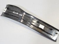 Mercedes-Benz ML (W164) Kynnys / Kynnyssuojus, vasen (taka) Varaosakoodi: A1646801135
Korityyppi: Linnamaas...