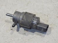 Audi A4 (B8) Pesimen pumppu, tuulilasi Varaosakoodi: 1K5955651
Korityyppi: Sedaan