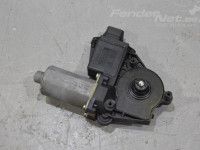 Mitsubishi Carisma 1995-2004 Lasinnostimen moottori, oikea etu Varaosakoodi: 0130821789