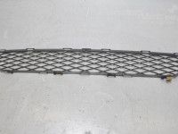 Toyota Corolla 2002-2007 Puskurin säleikkö (keskellä) Varaosakoodi: 53112-02050