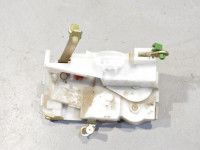 Toyota Avensis (T22) 1997-2003 Lukkolaite, oikea (taka) Varaosakoodi: 69050‑05021