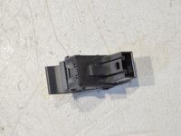 Volkswagen Golf 5 Lasinnostimen kytkin, vasen (taka) Varaosakoodi: 7L6959855B  REH
Korityyppi: 5-ust...