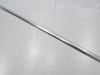 Volkswagen Passat 2005-2010 Oven lasi lista, oikea (kromi) Varaosakoodi: 3C9839476B 7Z7