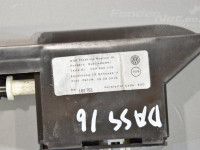 Volkswagen Passat (B8) Rullakannen lukitusmekanismi, vasen Varaosakoodi: 3G9862159
Korityyppi: Universaal
...