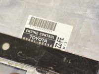 Toyota Avensis (T25) 2003-2008 Ruiskutus Ohjausyksikkö 1.8 bensiiniä Varaosakoodi: 89661-05590