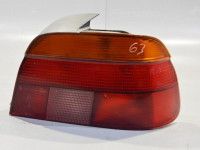 BMW 5 (E39) 1995-2004 Takavalo, oikea (sedan) -09/2000 / keltainen vilku Varaosakoodi: 63218363558