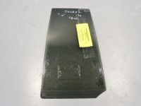 Volkswagen Touran Pieni ovilasi, vasen (taka) Varaosakoodi: 1T0845215F
Korityyppi: Mahtuniver...
