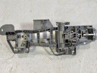 Ford C-Max Oven ulkokahva, vasen (taka) Varaosakoodi: AM51-U266B23-AD / AM51-U218B08
Ko...