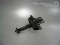 Toyota Avensis (T25) 2003-2008 Takaoven stoppi, oikea Varaosakoodi: 68630-05040
