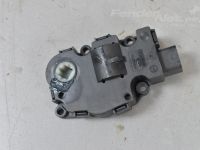Mercedes-Benz ML (W164) Lämmityslaitteen säätömoottori Varaosakoodi: A1669060008
Korityyppi: Linnamaas...
