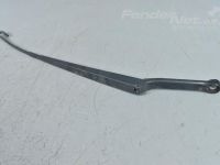 Audi A6 (C5) Tuulilasin pyyhkimen varsi, oikea Varaosakoodi: 4B1955408A
Korityyppi: Universaal...