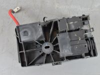 Chevrolet Orlando Sulakerasia / Sähköpääkeskus Varaosakoodi: 96982032
Korityyppi: Mahtuniversa...