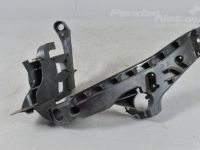 Audi A4 (B8) 2007-2016 Ajovalon kiinnitys, vasem Varaosakoodi: 8K0805607C
Lisämerkinnät: Uusi al...