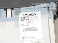 Honda CR-V 2012-2018 Radio /Bluetooth / Navigointiyksikkö Varaosakoodi: 39542-T1G-E01
Lisämerkinnät: Kõva...