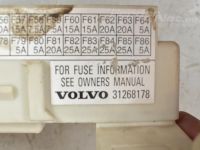 Volvo V50 Sulakerasia / Sähköpääkeskus Varaosakoodi: 31327215
Korityyppi: Universaal
M...