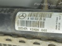 Mercedes-Benz A (W169) Moottorin jäähdytin 1.7 bensiini Varaosakoodi: A1695001803
Korityyppi: 3-ust luu...
