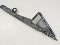 Volkswagen Polo Takaoven lista(ikkunan karmiin), vasen Varaosakoodi: 2G6839909D  041
Korityyppi: 5-ust...